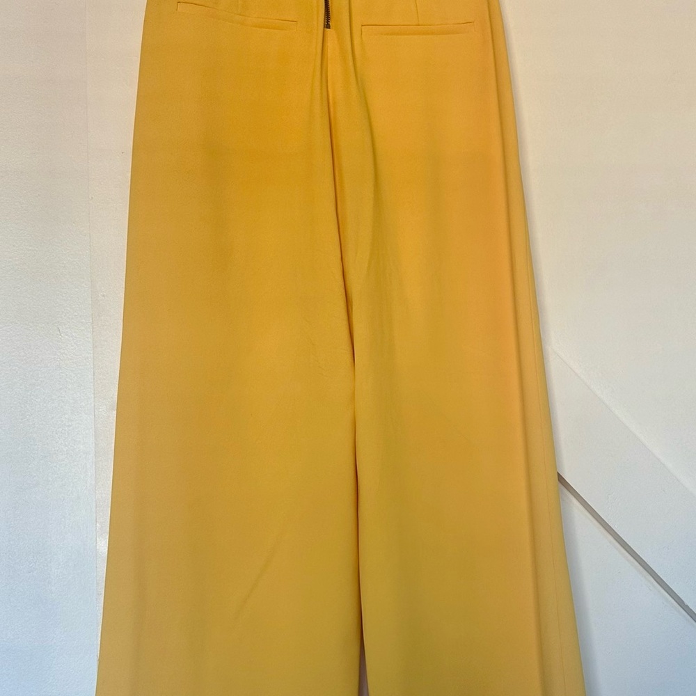 Alice + Olivia Yellow Wide Leg Pants Slightly cropped. So flattering
